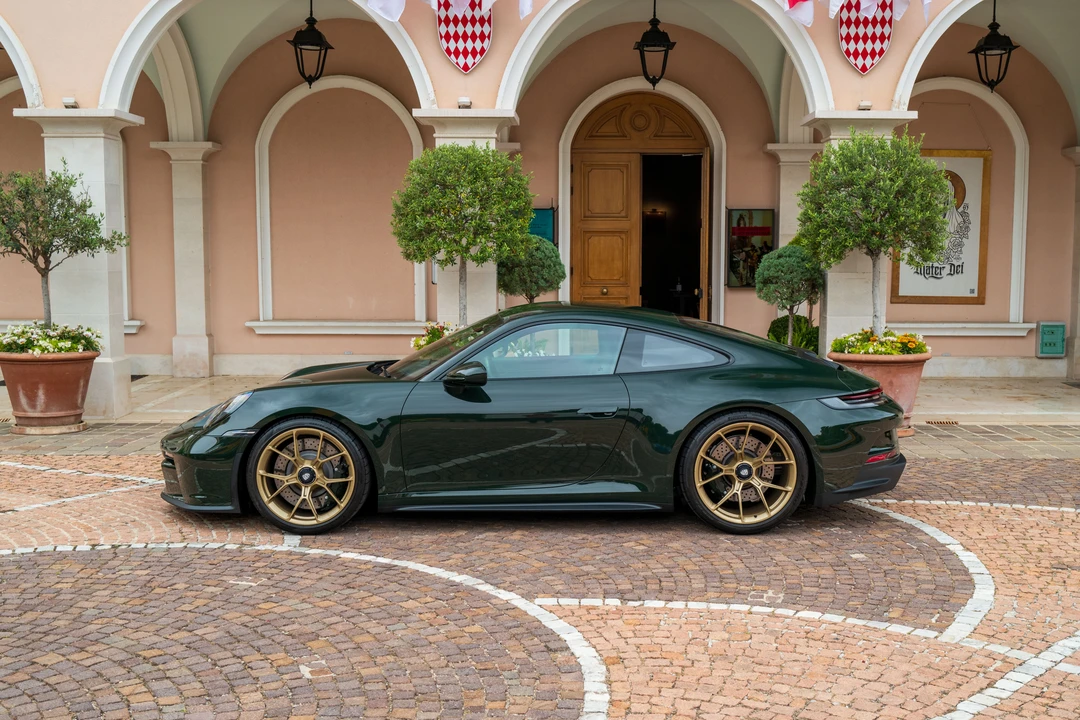 2022 Porsche 992 GT3 - Image 4 of 31