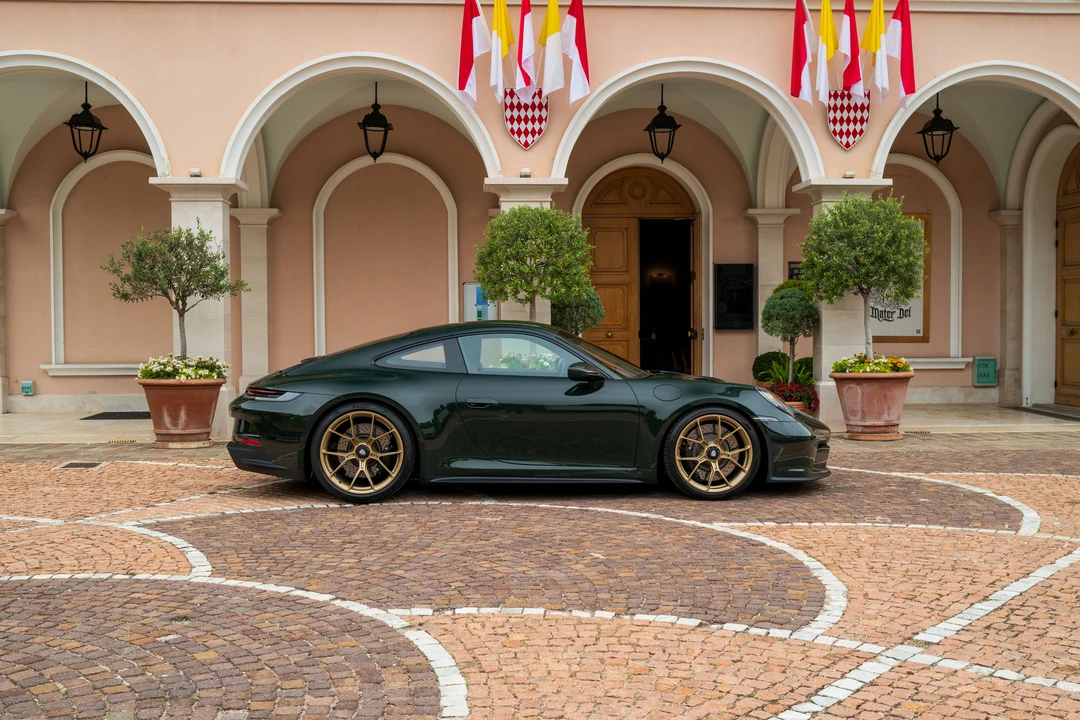 2022 Porsche 992 GT3 - Image 7 of 31