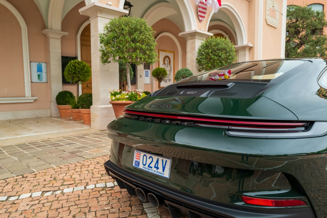 2022 Porsche 992 GT3 - Image 19 of 31