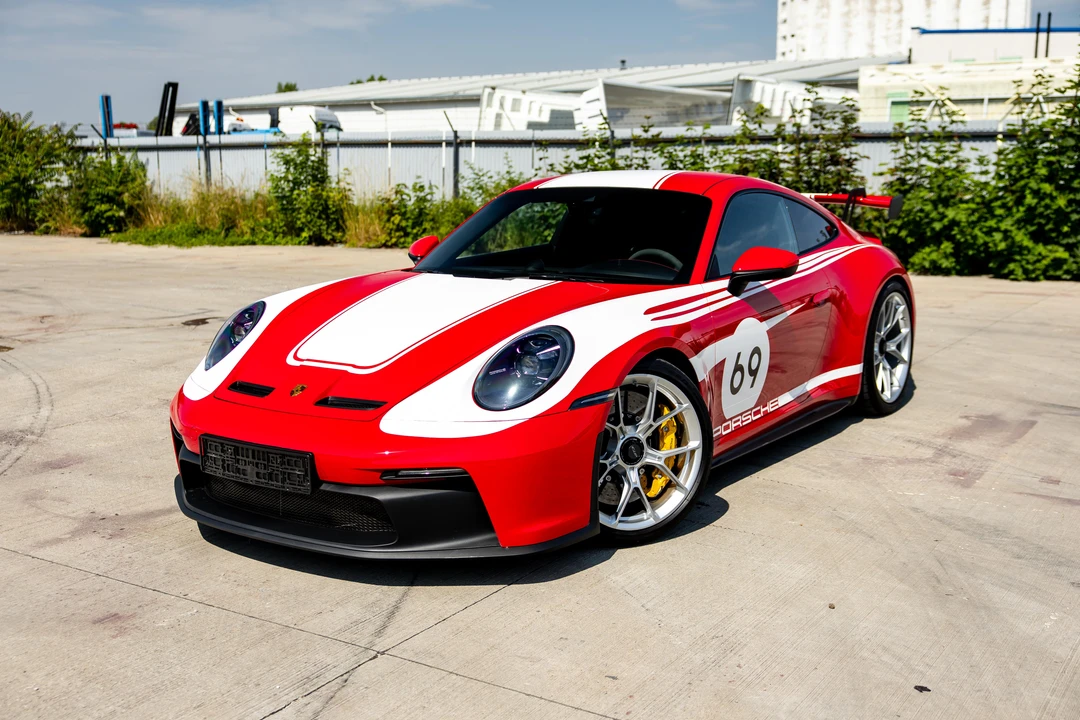 2022 Porsche 992 GT3 - Image 11 of 31