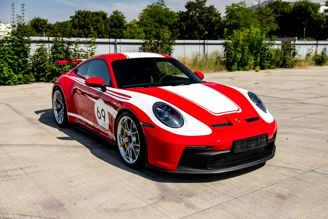 2022 Porsche 992 GT3 - Image 15 of 31