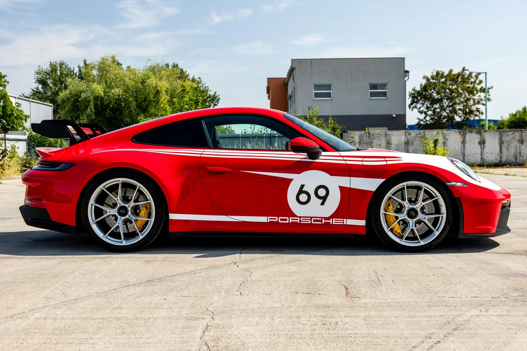 2022 Porsche 992 GT3 - Image 8 of 31