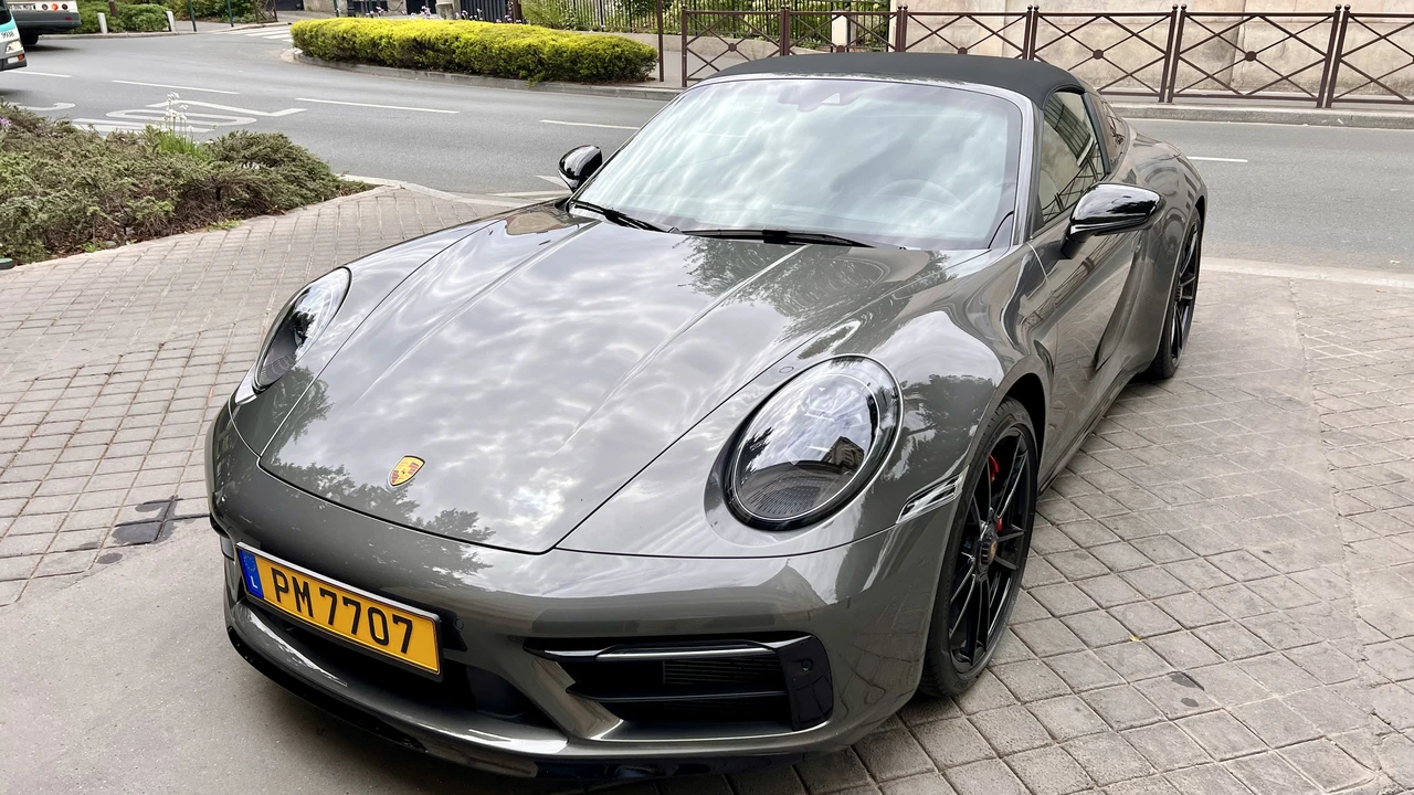 2022 Porsche 992 Carrera - Image 13 of 31