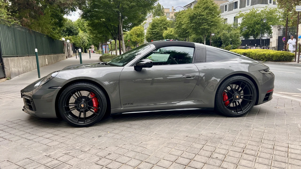 2022 Porsche 992 Carrera - Image 15 of 31