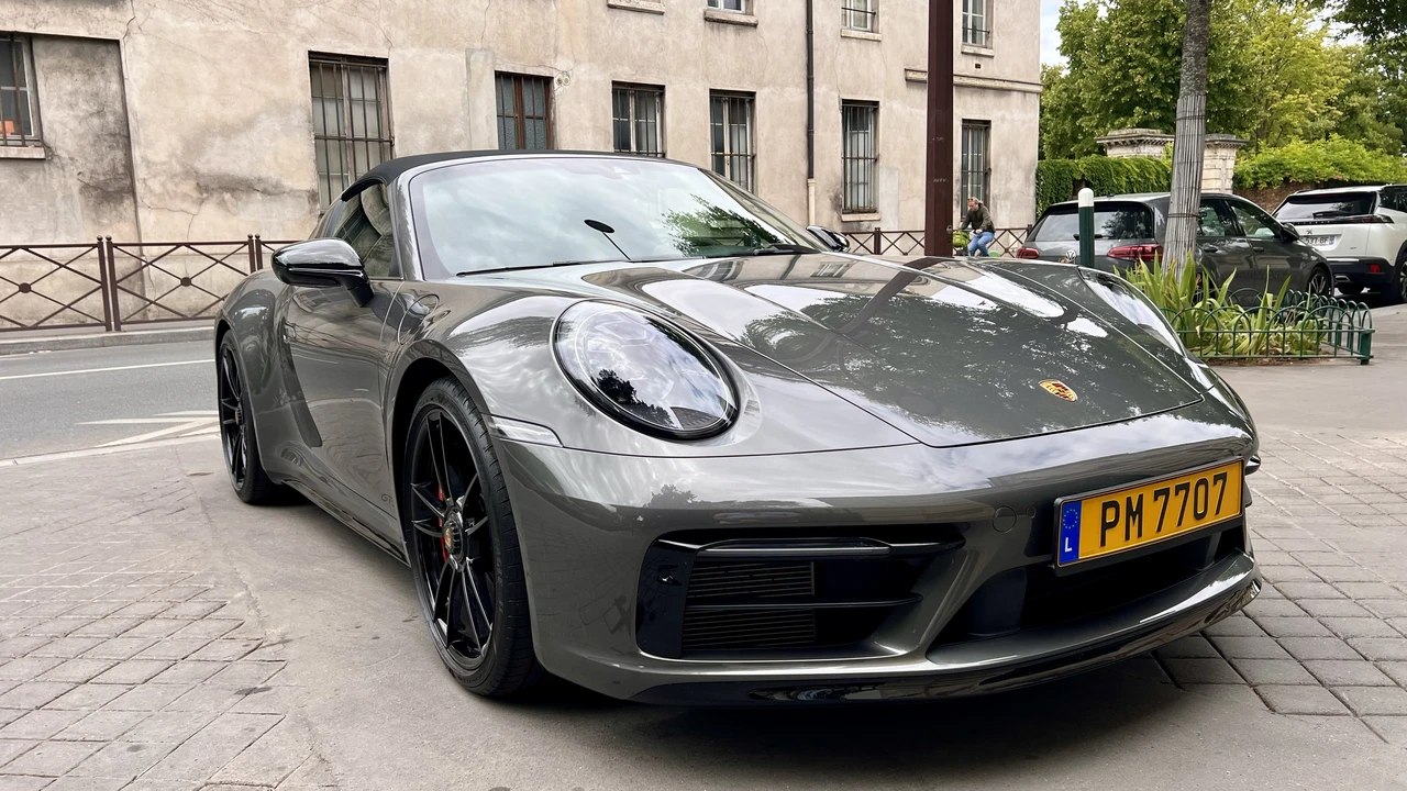 2022 Porsche 992 Carrera - Image 18 of 31