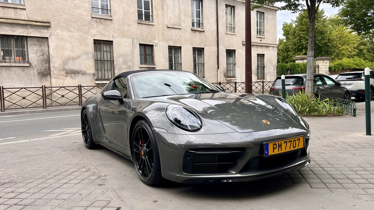 2022 Porsche 992 Carrera - Image 4 of 31