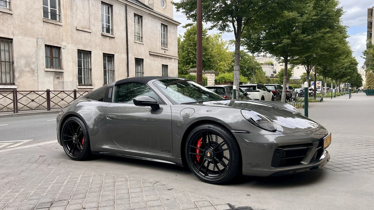 2022 Porsche 992 Carrera - Image 19 of 31