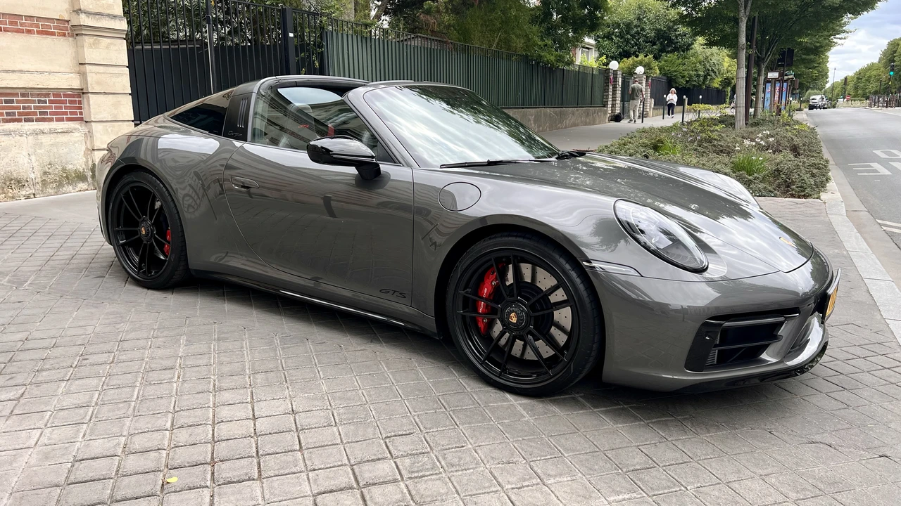 2022 Porsche 992 Carrera - Image 11 of 31