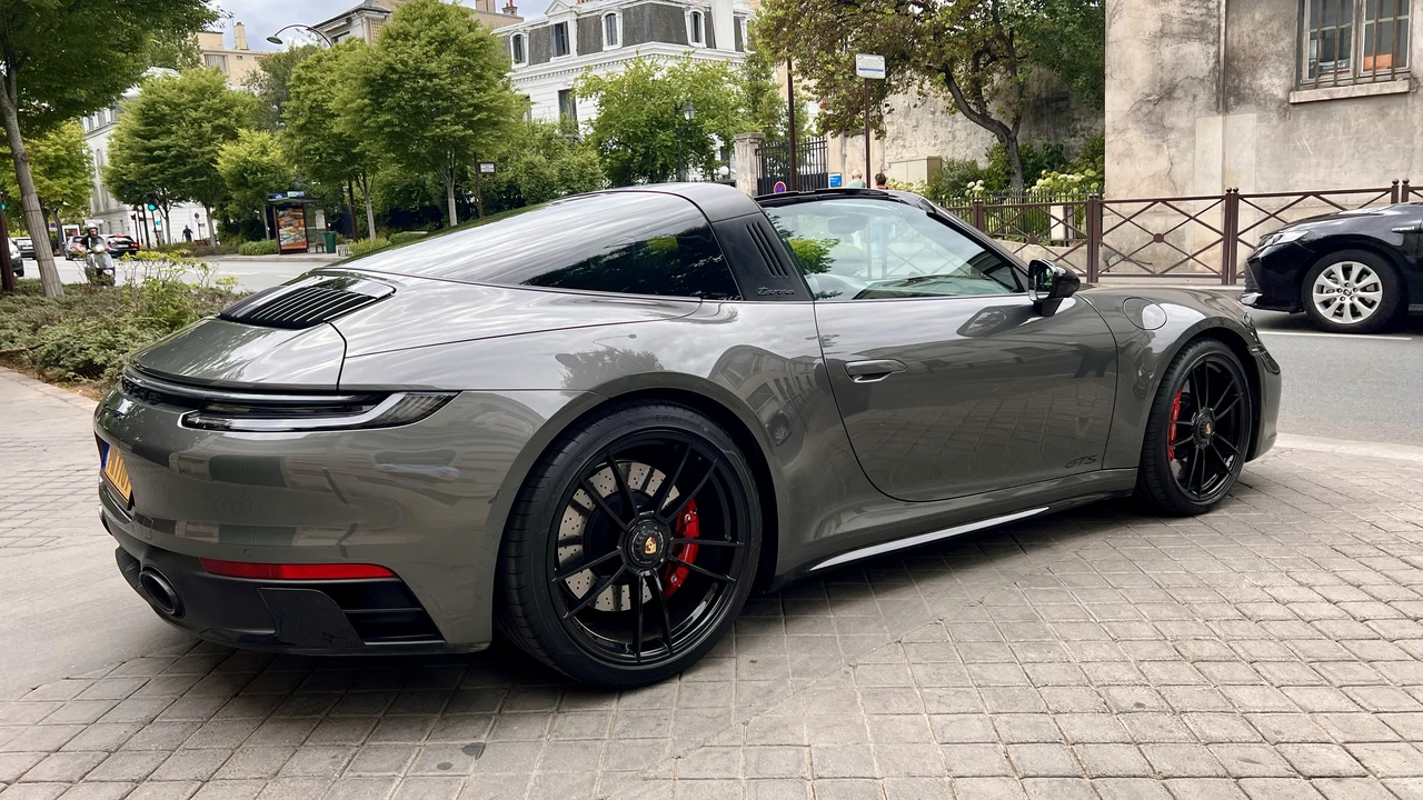 2022 Porsche 992 Carrera - Image 12 of 31