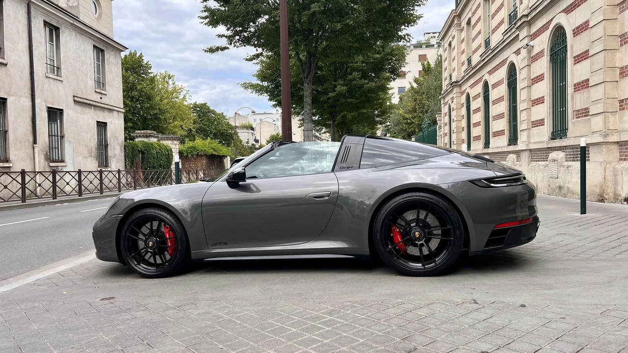 2022 Porsche 992 Carrera - Image 9 of 31