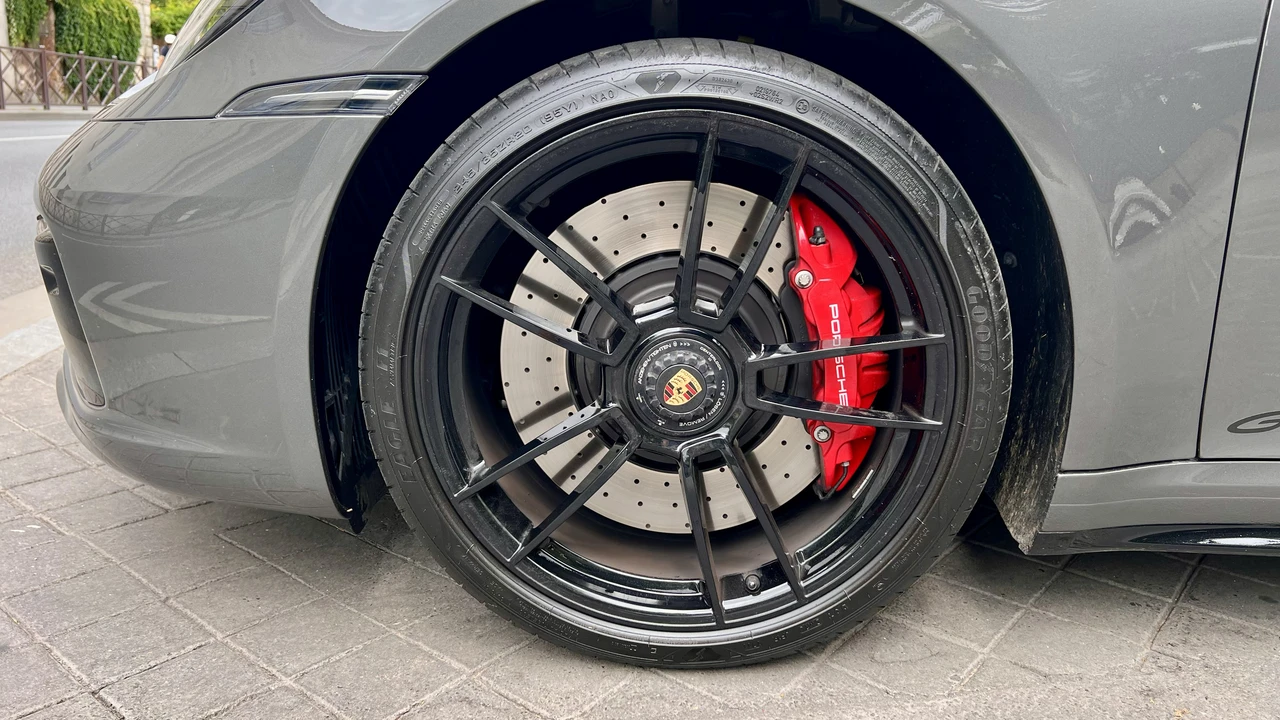 2022 Porsche 992 Carrera - Image 22 of 31