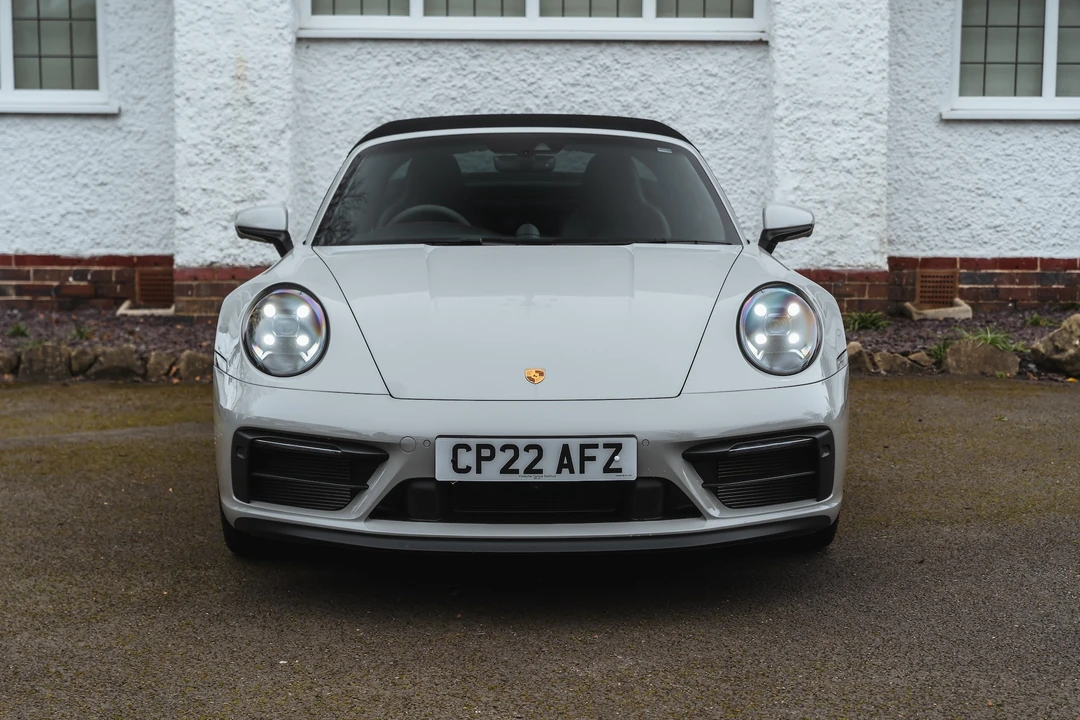 2022 Porsche 992 Carrera - Image 2 of 31