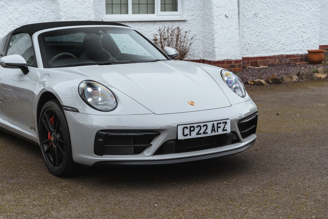 2022 Porsche 992 Carrera - Image 10 of 31