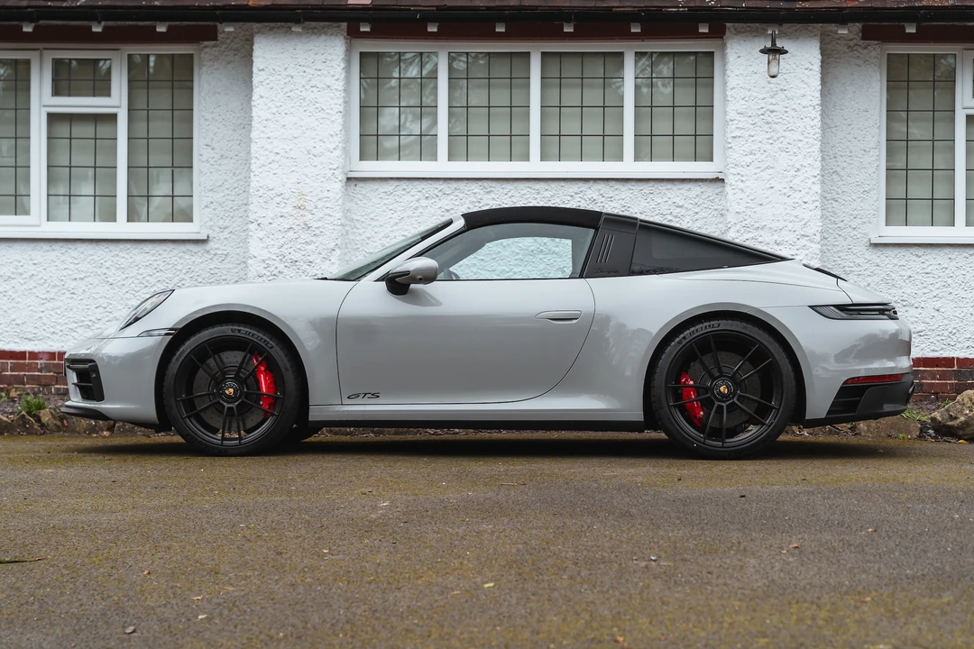 2022 Porsche 992 Carrera - Image 14 of 31