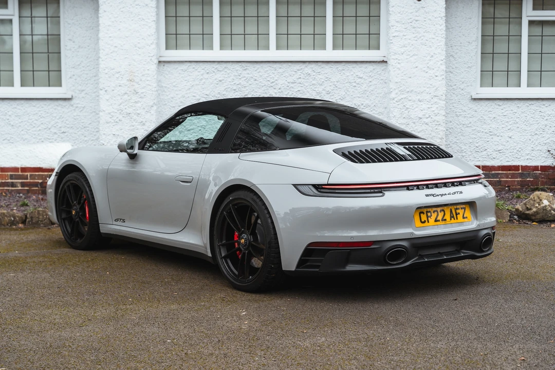 2022 Porsche 992 Carrera - Image 15 of 31