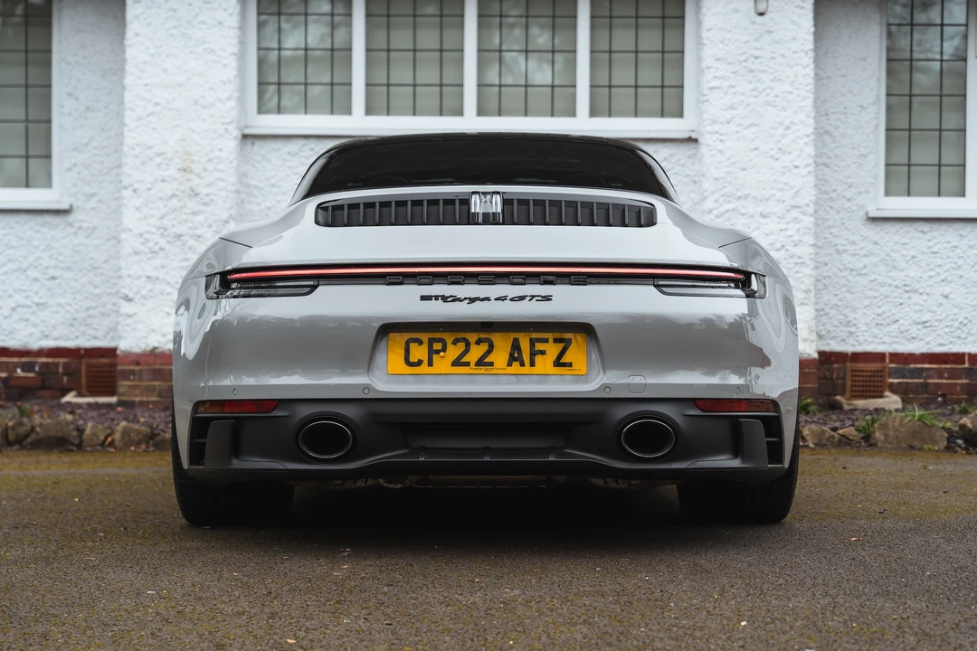 2022 Porsche 992 Carrera - Image 16 of 31