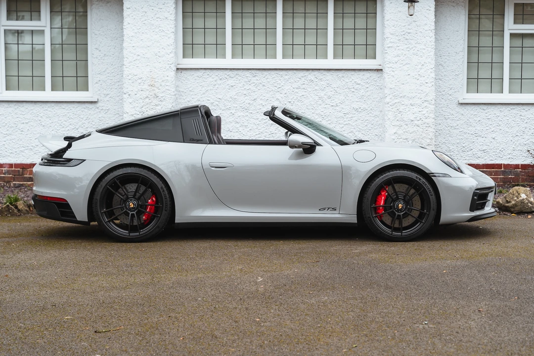 2022 Porsche 992 Carrera - Image 8 of 31