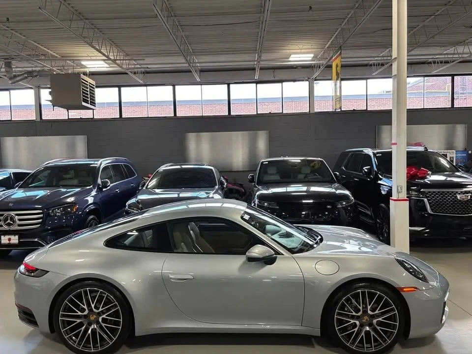 2022 Porsche 992 Carrera 4 - Image 2 of 6