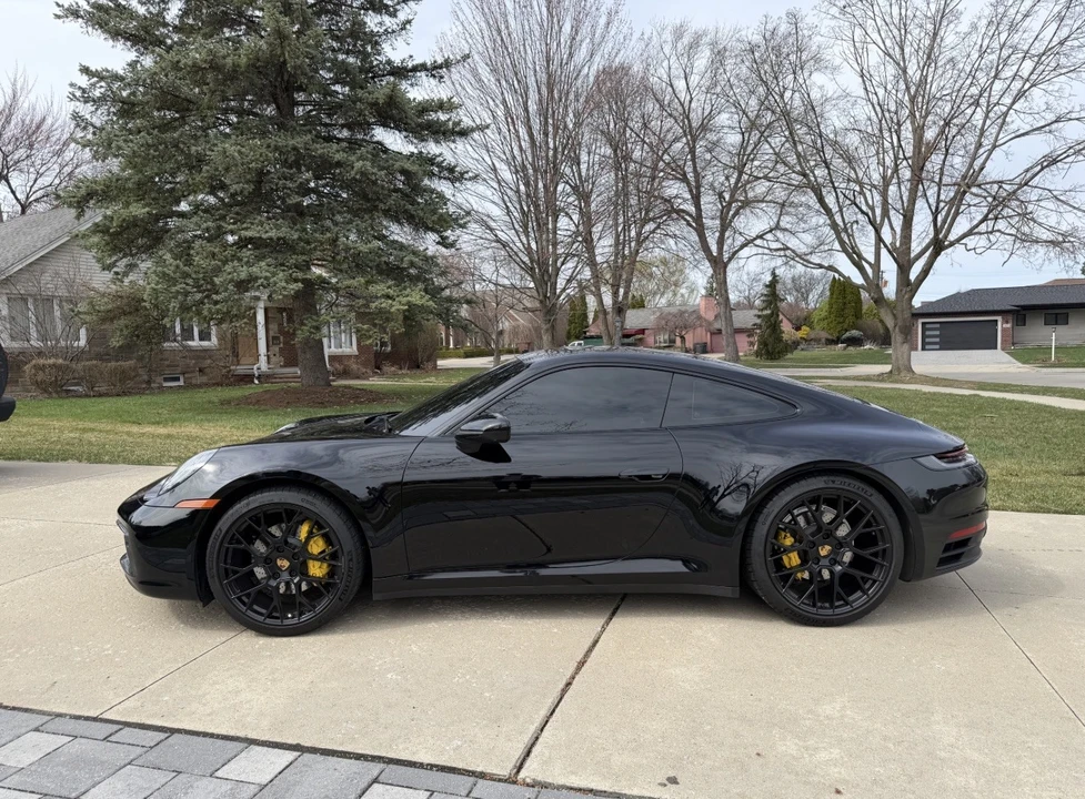 2022 Porsche 992 Carrera 4 - Image 5 of 17