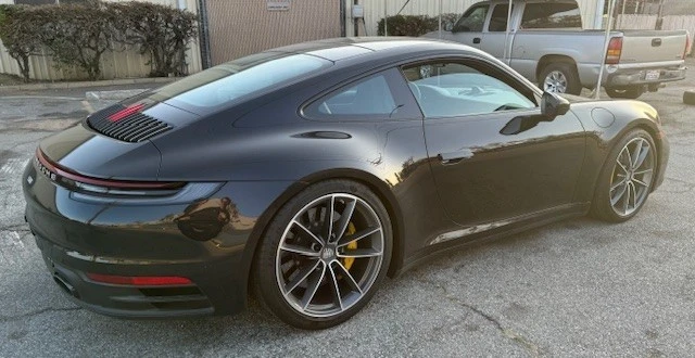 2022 Porsche 992 Carrera 4 - Image 4 of 9