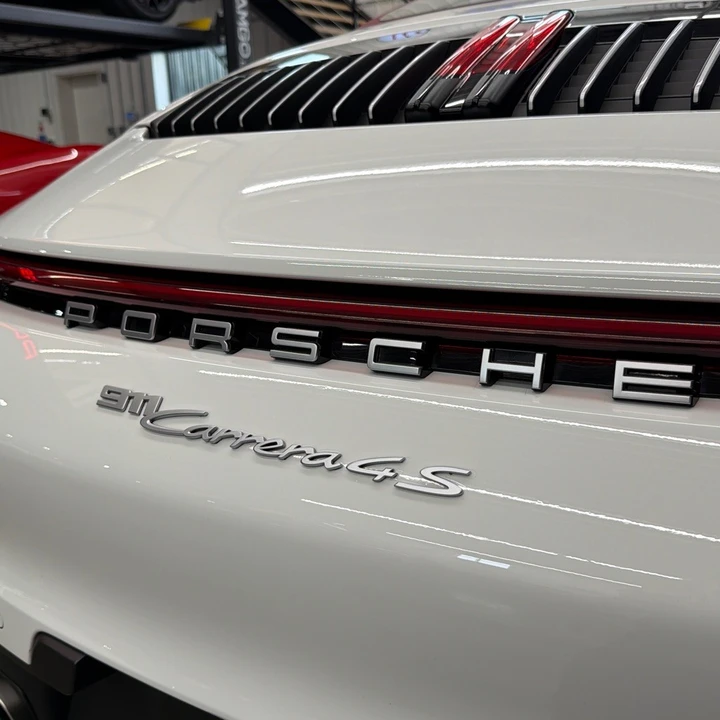 2022 Porsche - Image 28 of 31