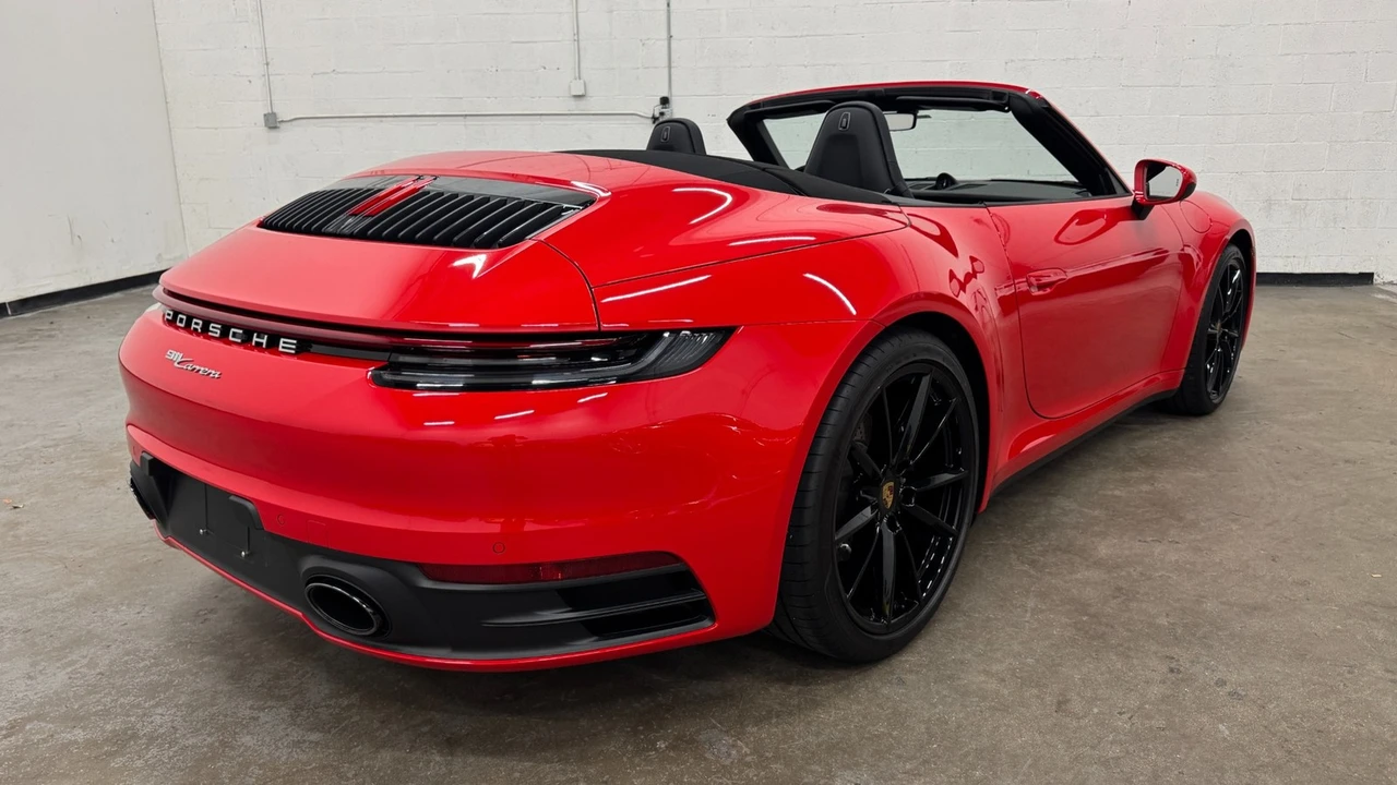 2022 Porsche 992 Carrera - Image 16 of 21