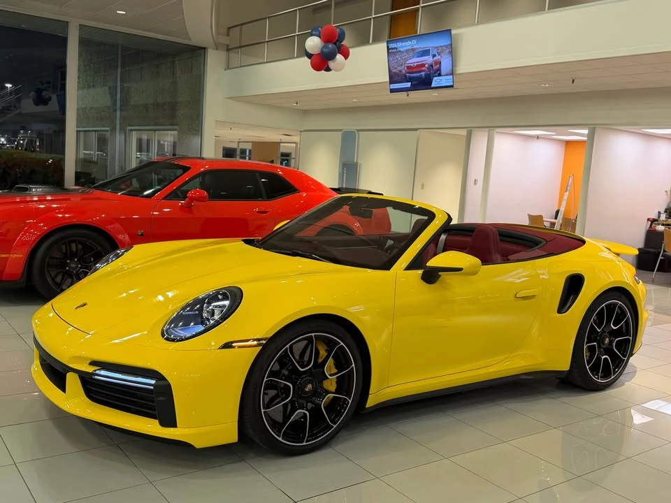 2022 Porsche 992 Carrera - Image 2 of 11