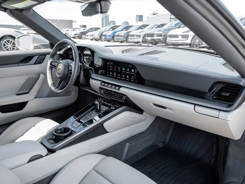 2022 Porsche 992 Carrera 4 - Image 8 of 9