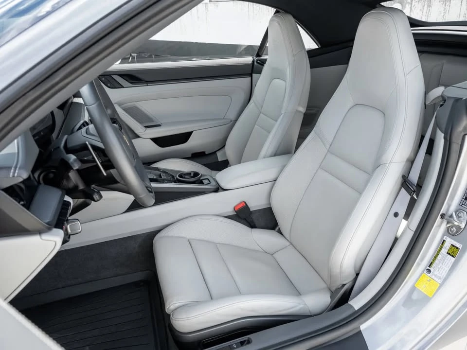 2022 Porsche 992 Carrera 4 - Image 7 of 9