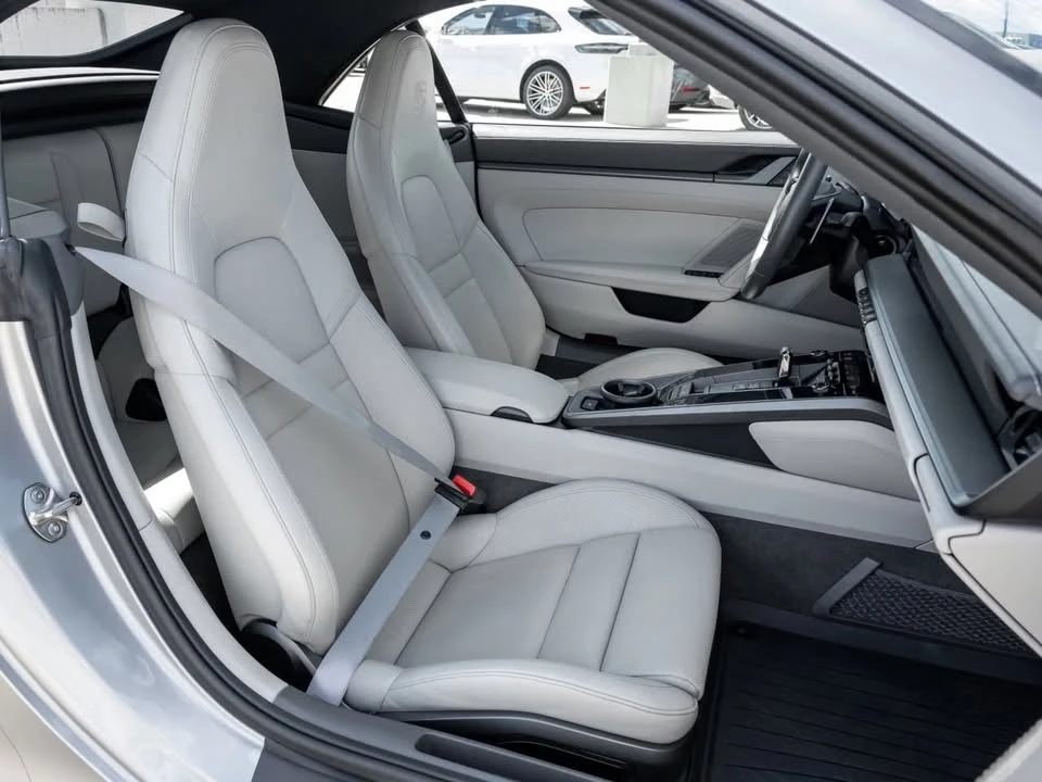 2022 Porsche 992 Carrera 4 - Image 9 of 9