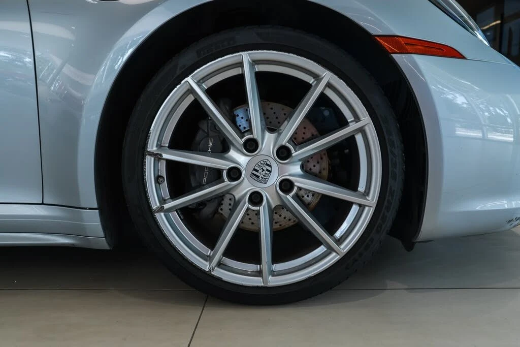 2022 Porsche 992 Carrera 4 - Image 23 of 31