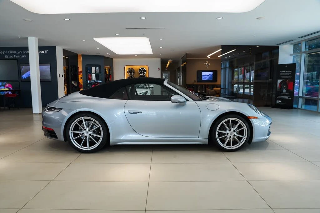 2022 Porsche 992 Carrera 4 - Image 15 of 31