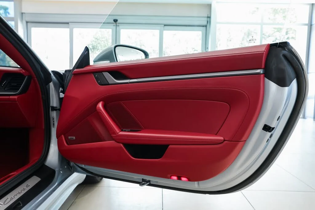 2022 Porsche 992 Carrera 4 - Image 26 of 31