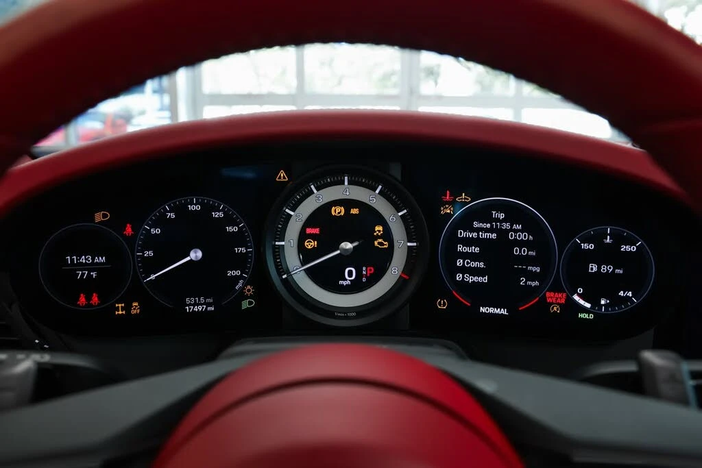 2022 Porsche 992 Carrera 4 - Image 27 of 31