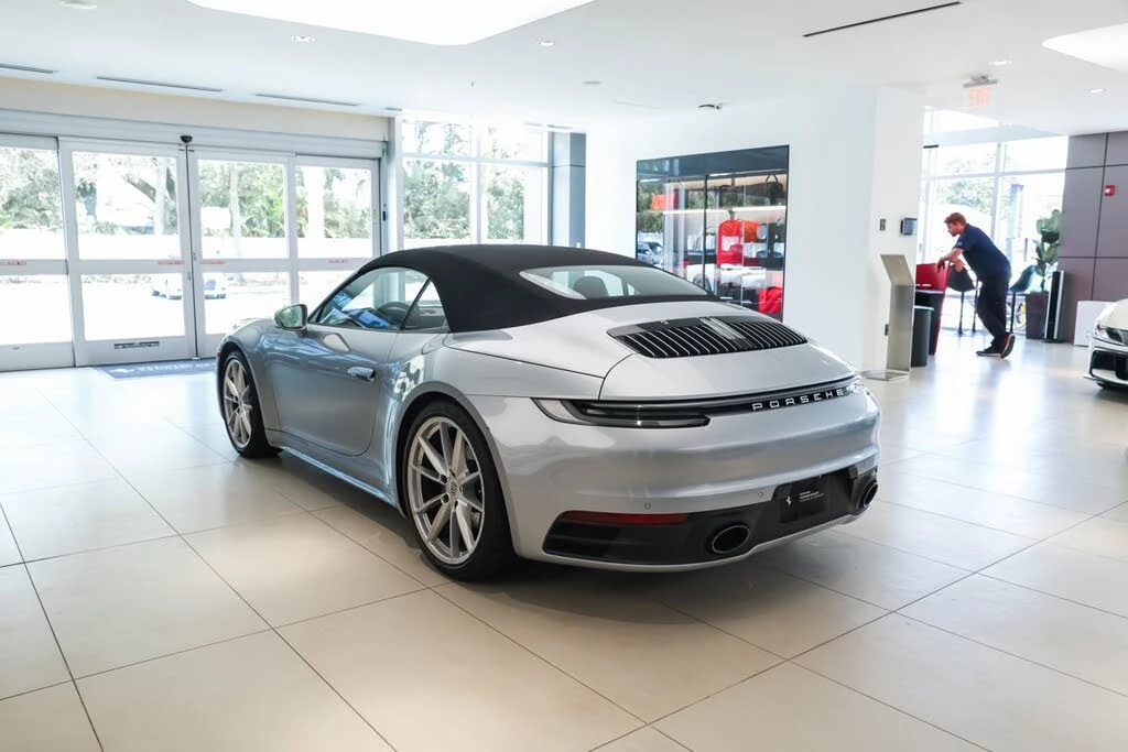 2022 Porsche 992 Carrera 4 - Image 16 of 31