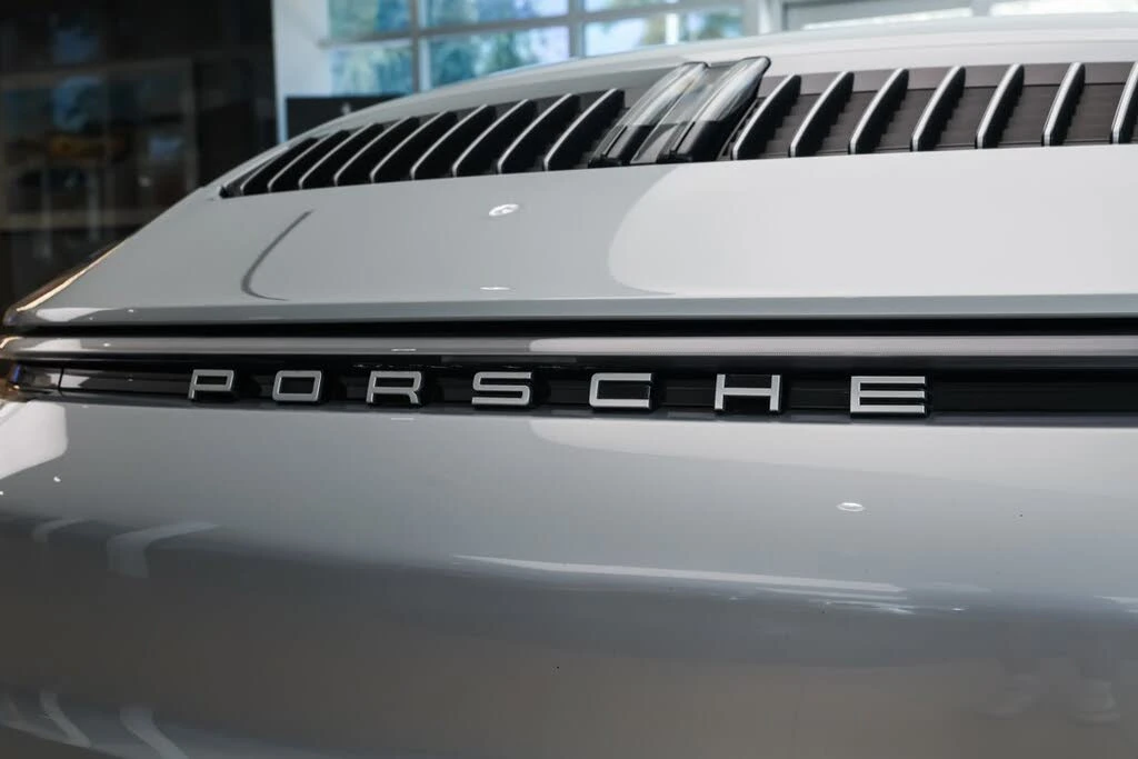 2022 Porsche 992 Carrera 4 - Image 29 of 31