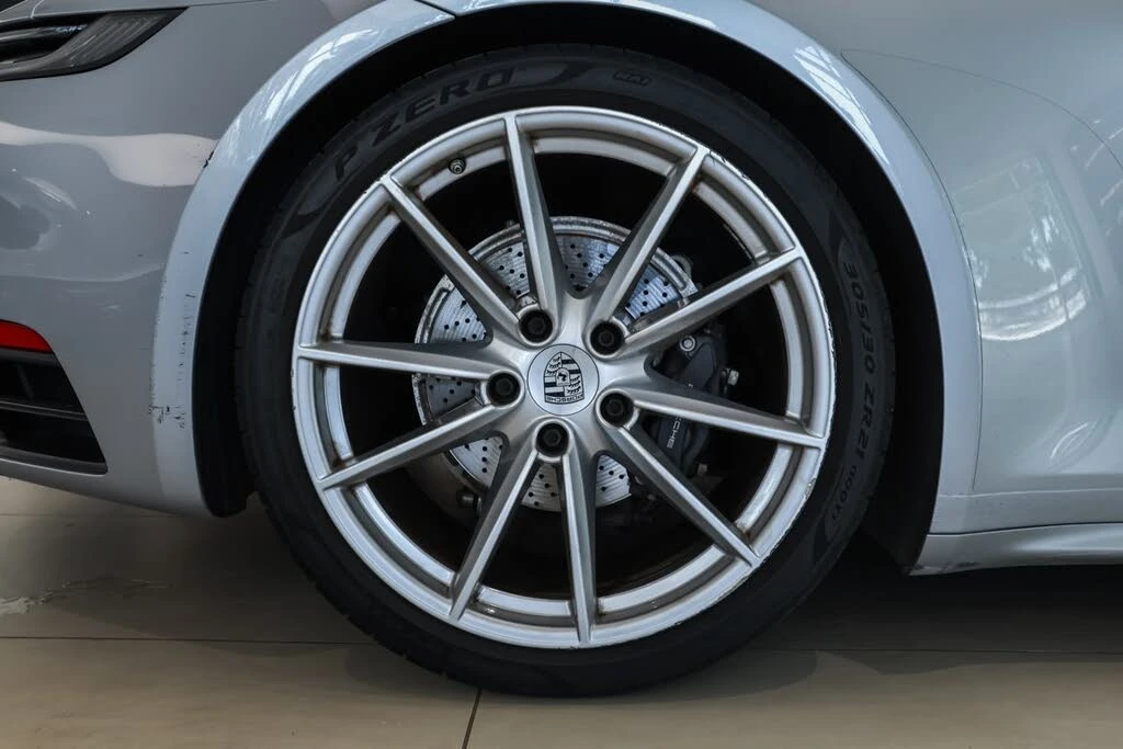 2022 Porsche 992 Carrera 4 - Image 25 of 31