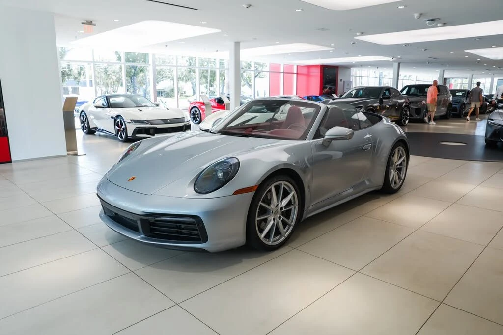 2022 Porsche 992 Carrera 4 - Image 18 of 31