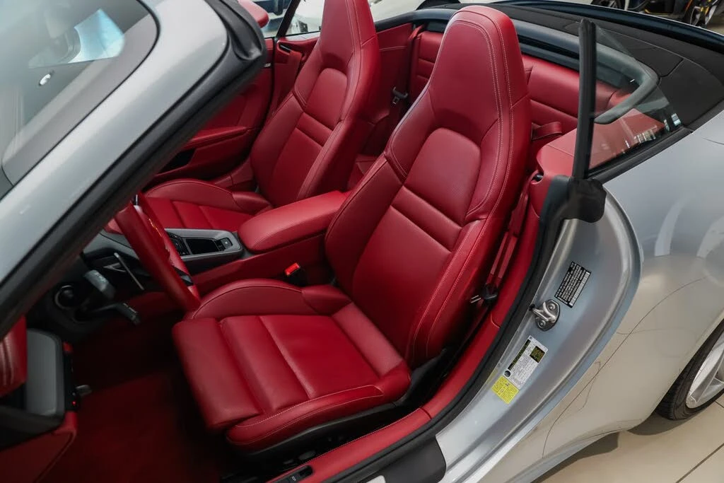 2022 Porsche 992 Carrera 4 - Image 10 of 31