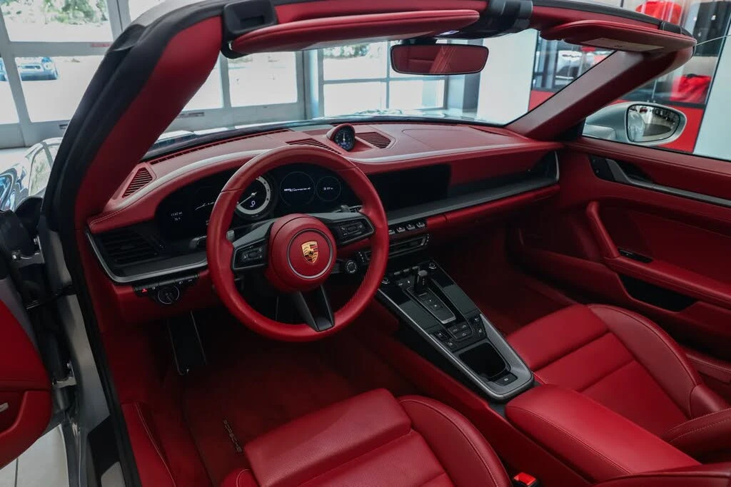 2022 Porsche 992 Carrera 4 - Image 9 of 31