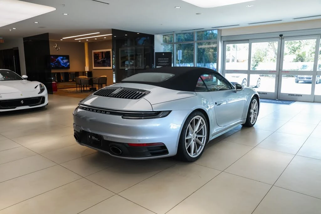 2022 Porsche 992 Carrera 4 - Image 17 of 31