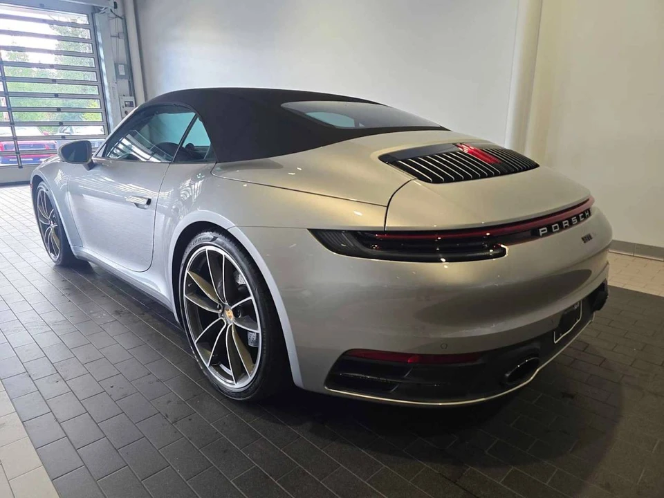 2022 Porsche 992 Carrera 4 - Image 3 of 5