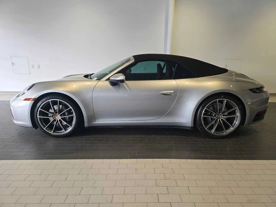 2022 Porsche 992 Carrera 4 - Image 2 of 5