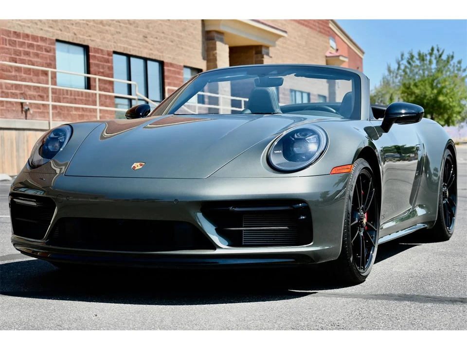 2022 Porsche 992 Carrera 4 - Image 3 of 31