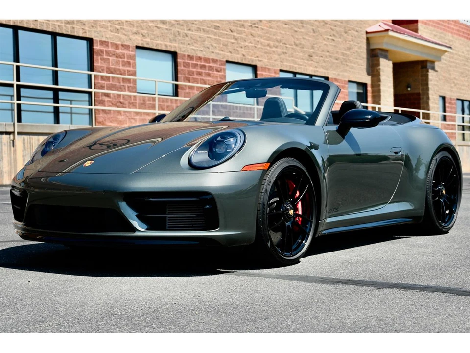 2022 Porsche 992 Carrera 4 - Image 5 of 31