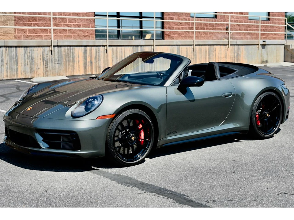 2022 Porsche 992 Carrera 4 - Image 6 of 31