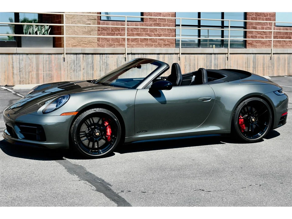 2022 Porsche 992 Carrera 4 - Image 8 of 31
