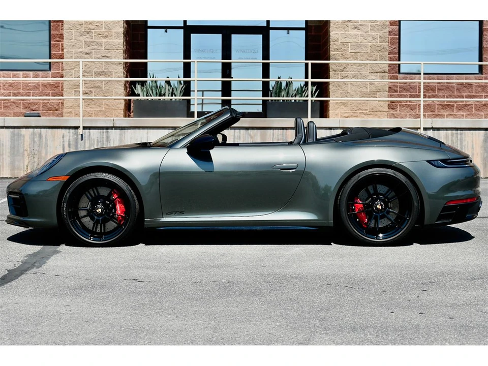 2022 Porsche 992 Carrera 4 - Image 9 of 31