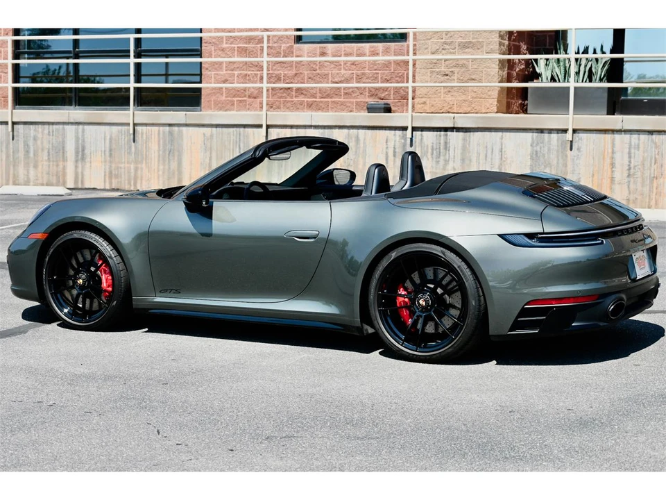 2022 Porsche 992 Carrera 4 - Image 10 of 31