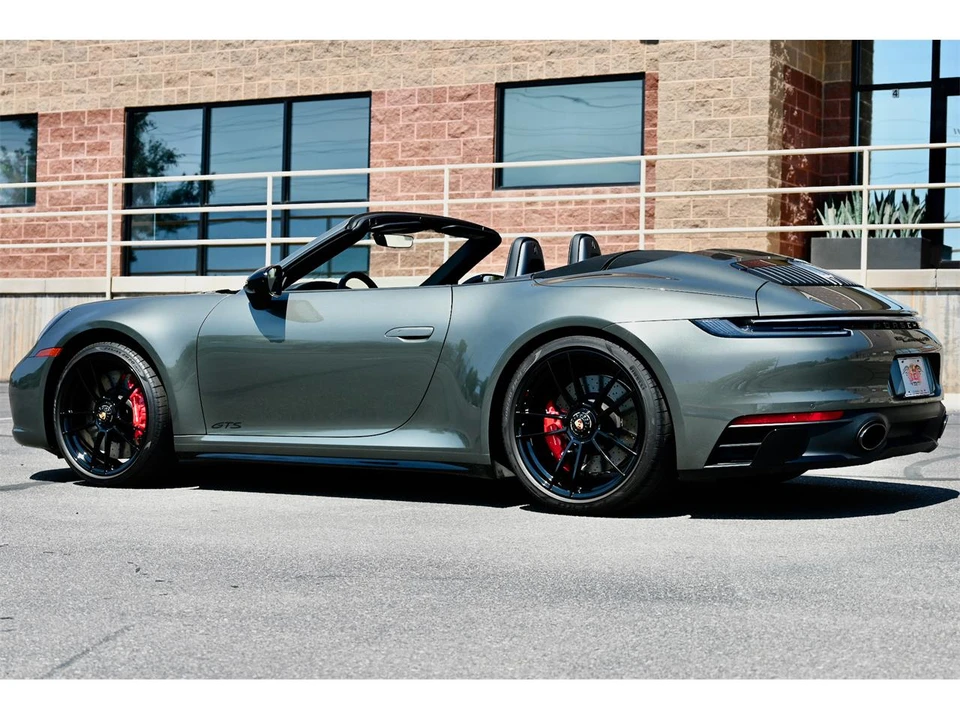 2022 Porsche 992 Carrera 4 - Image 11 of 31